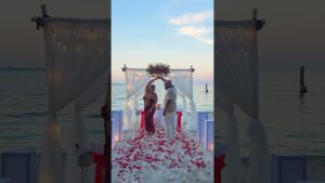 Read more about the article It doesn’t have to be a special day to celebrate love! #love #cancunproposalplanner #beach