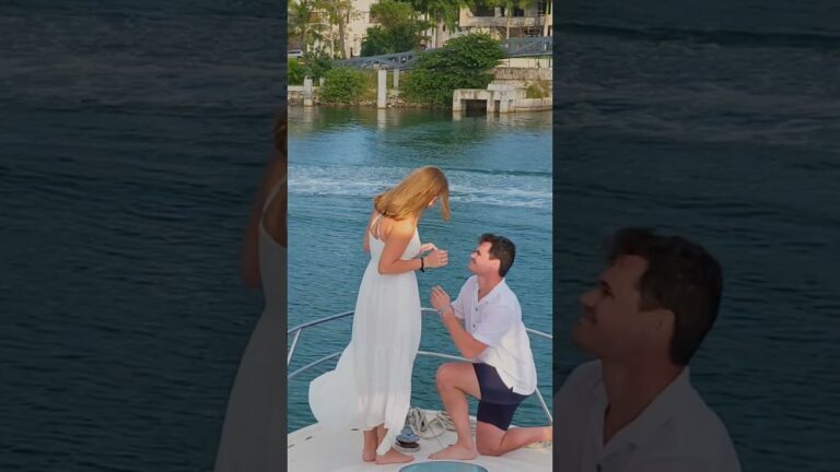 Read more about the article Forever starts with a simple YES! 💍✨️🩷 #cancunproposalplanner #shesaidyes #yatch #engaged