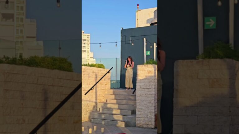 Read more about the article Sunset above, sax in the air, forever in her eyes💖 #cancunproposal #proposal #engaged #fyp #cancun
