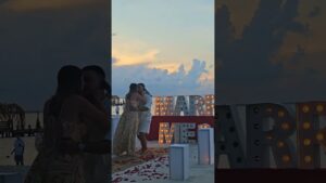 Read more about the article Beach vibes and big yeses❣️ #cancunproposal #proposalplanner #engagement #proposal