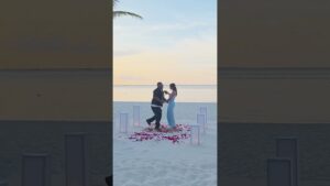 Read more about the article 4 years together, one perfect surprise. 💍 #BeachLoveStory #proposalplanner #cancunproposal