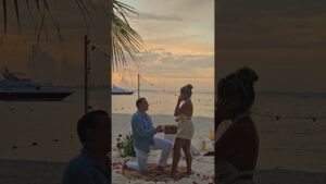 Read more about the article We packed a picnic, but he brought forever🌅💞 #cancunproposal #proposalplanner #proposal