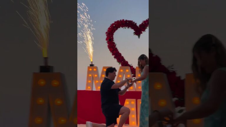 Read more about the article Sunset, mariachis, and a forever kind of love🌅💖 #cancunproposal #proposalplanner #love #cancunbeach