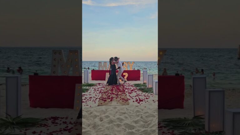 Read more about the article “Sunset, sea, sparkles… and you forever?”💞 #cancunproposal #proposalplanner #proposal #engaged