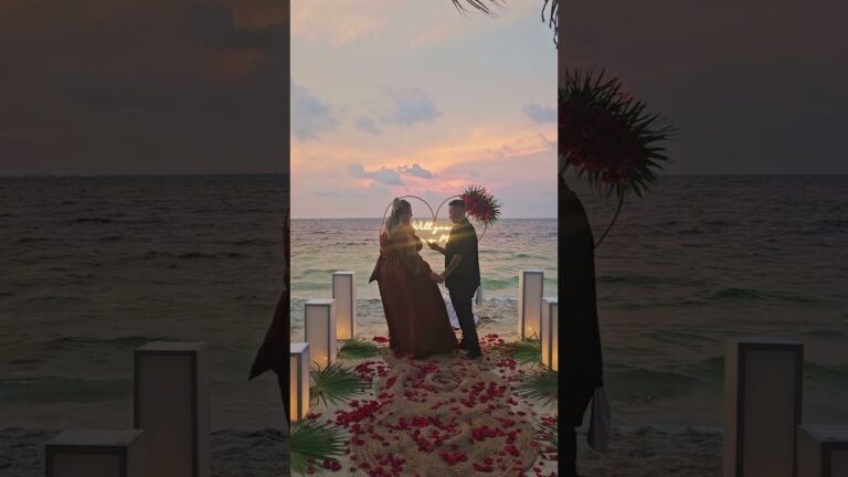 Read more about the article A sunset, a shoreline, a promise of forever💞 #cancunproposal #proposalplanner #proposal
